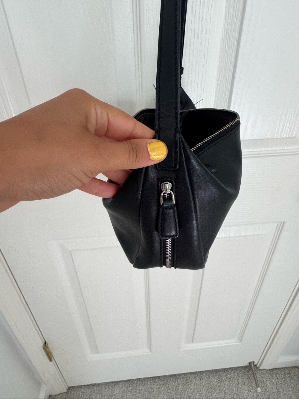 Madewell Black Leather Crescent Sling Bag - Picture 7 of 8